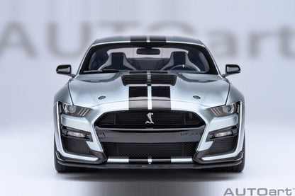 AutoArt Ford Shelby Mustang GT500 (Iconic Silver) 1:18 Modell