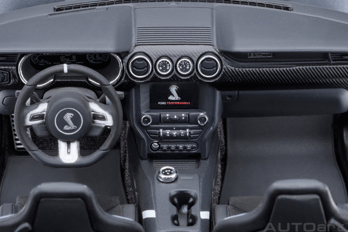 AutoArt Ford Shelby Mustang GT500 (Iconic Silver) 1:18 Modell