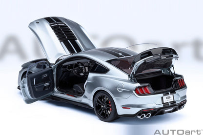 AutoArt Ford Shelby Mustang GT500 (Iconic Silver) 1:18 Modell