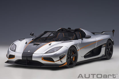 AutoArt Koenigsegg Agera RS - Moon Silver / Carbon with Orange Accents 1:18 Modell - Artexio