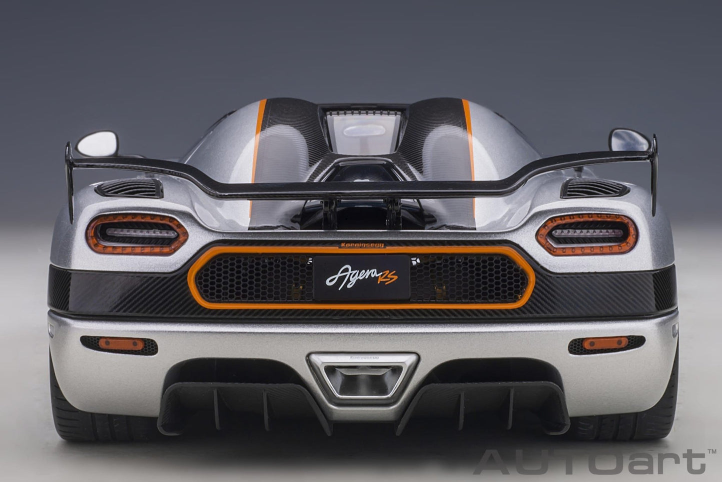 AutoArt Koenigsegg Agera RS - Moon Silver / Carbon with Orange Accents 1:18 Modell - Artexio