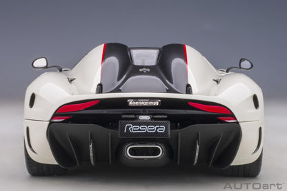 AutoArt Koenigsegg Regera - Arctic White/Carbon with Red accents 1:18 Modell - Artexio