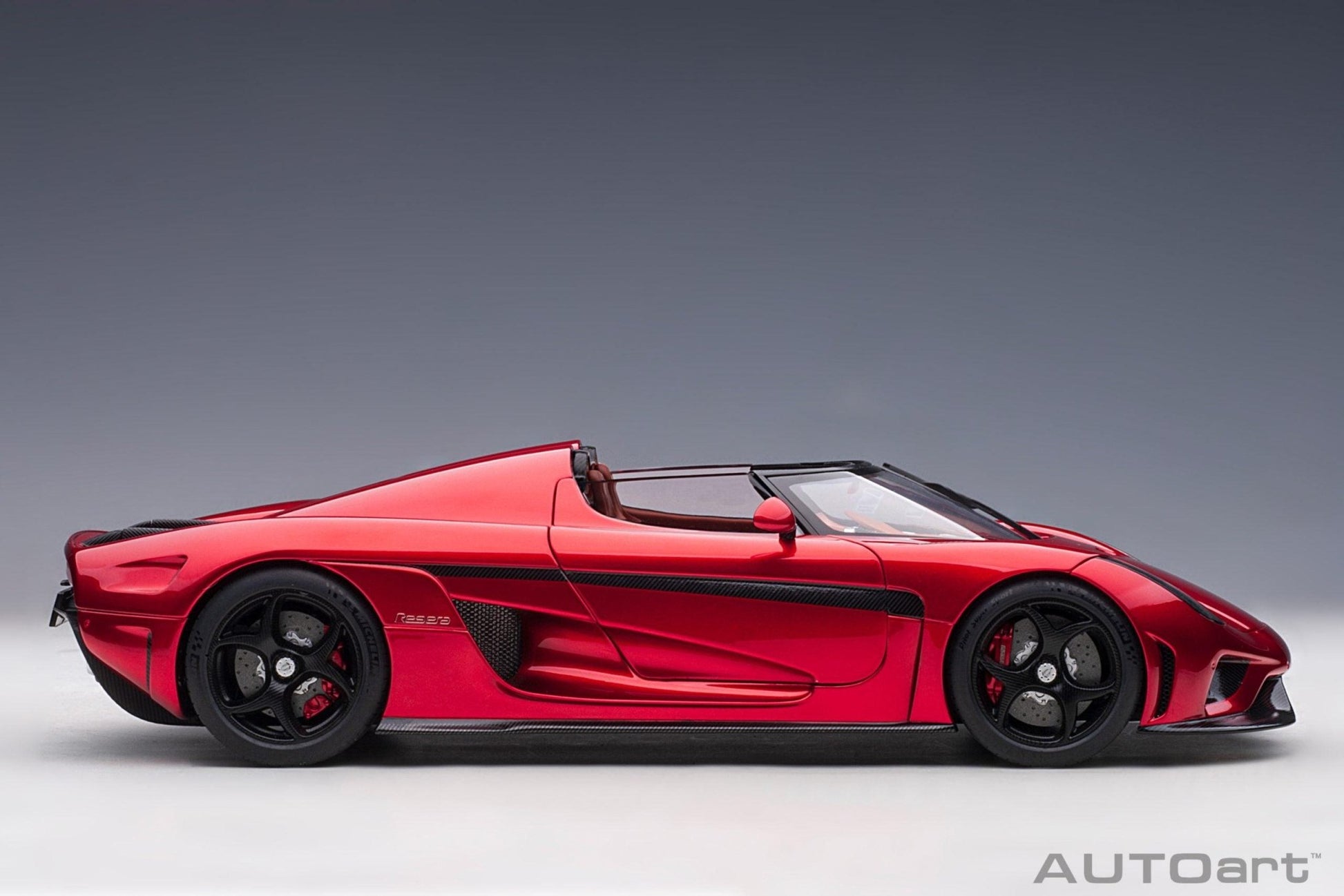 AutoArt Koenigsegg Regera - Candy Red 1:18 Modell - Artexio