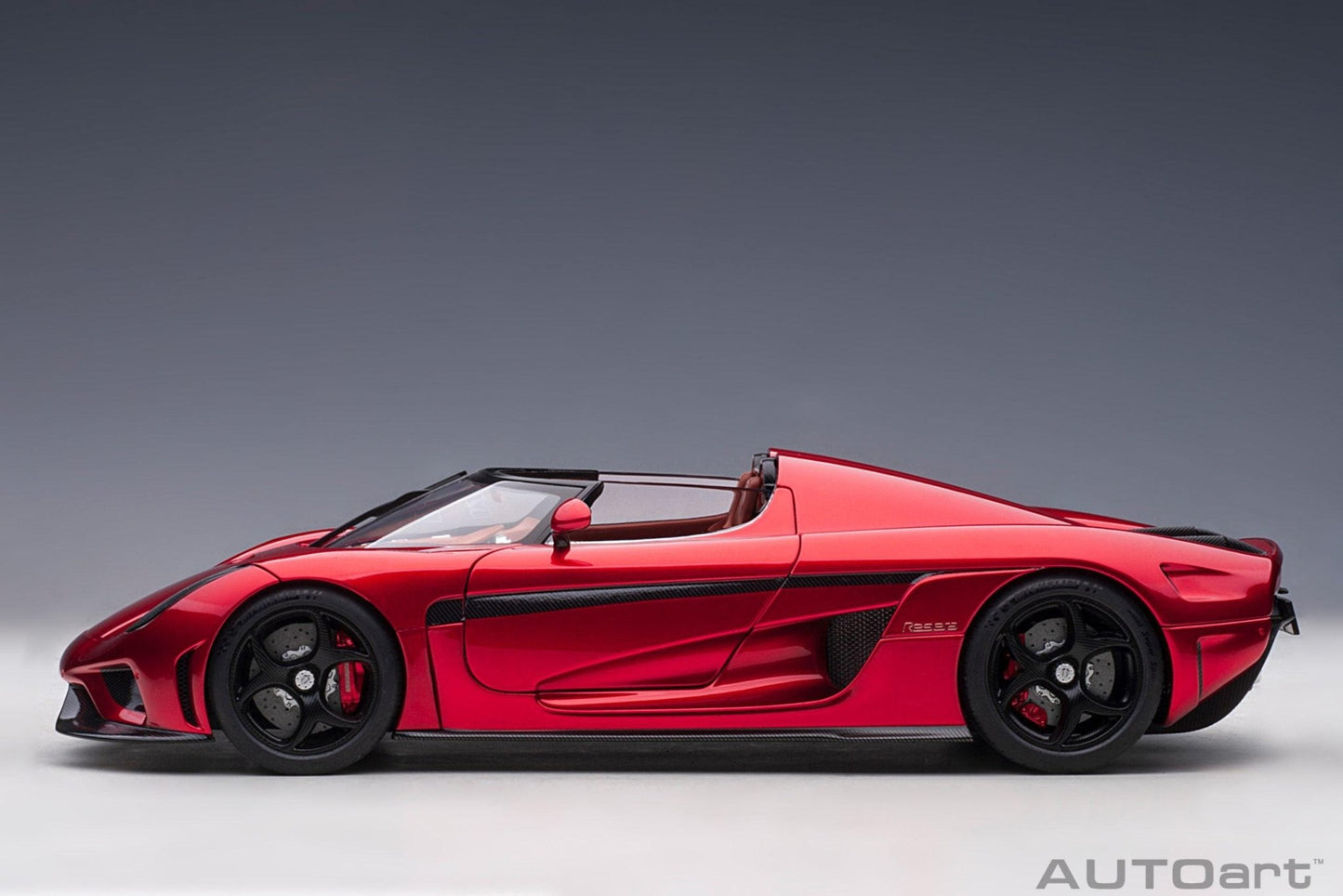 AutoArt Koenigsegg Regera - Candy Red 1:18 Modell - Artexio