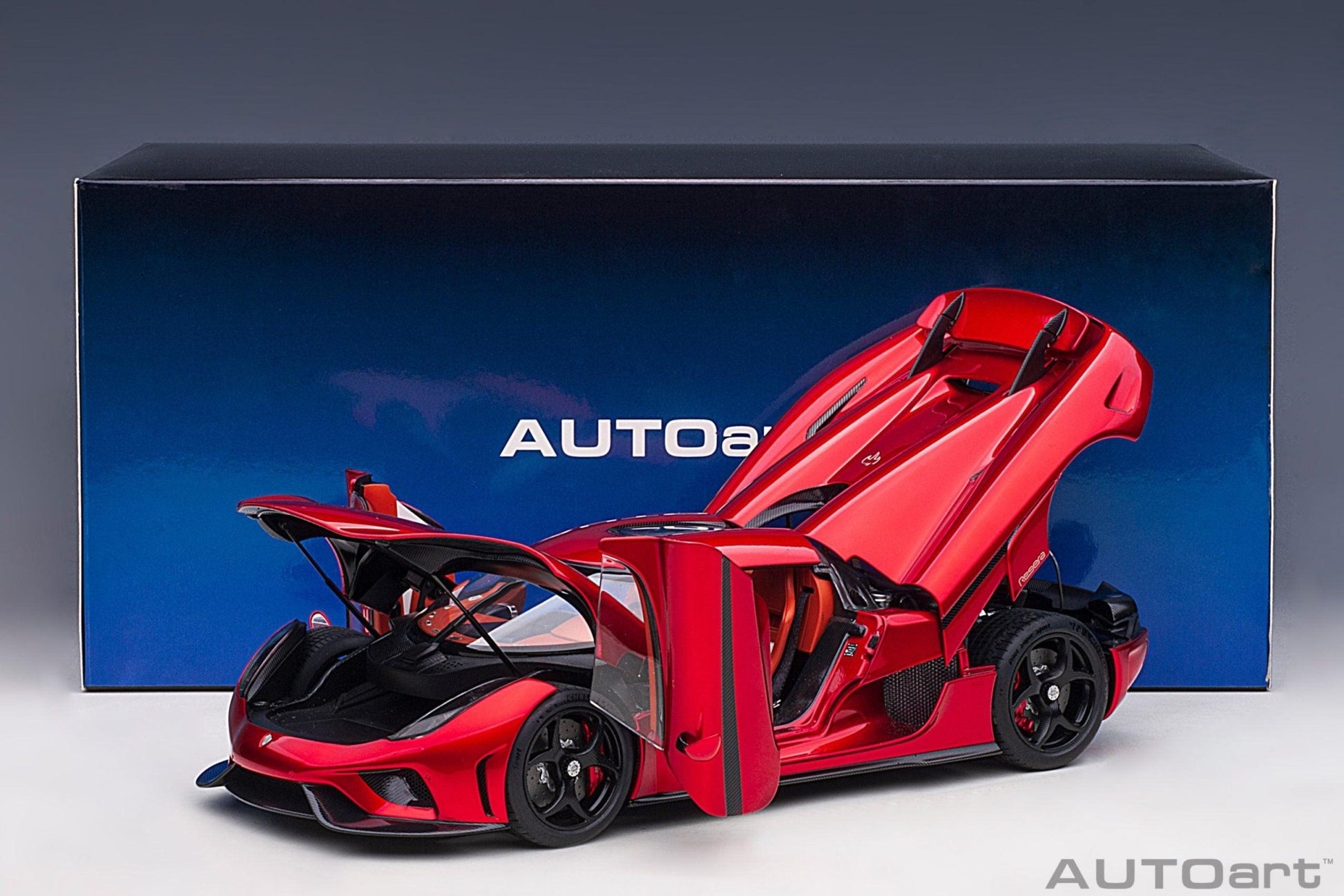 AutoArt Koenigsegg Regera - Candy Red 1:18 Modell - Artexio