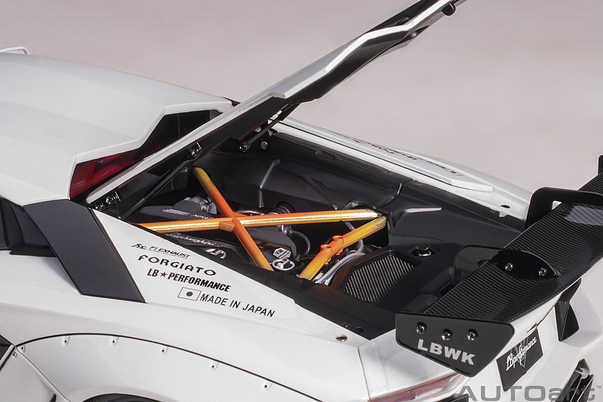 AutoArt Lamborghini Aventador Liberty Walk LB - Works Limited Edition - Metallic White 1:18 Modell - Artexio