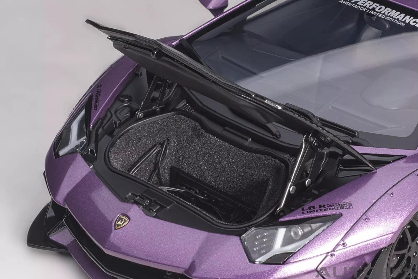 AutoArt Lamborghini Aventador Liberty Walk LB - Works Limited Edition - Viola SE30 1:18 Modell
