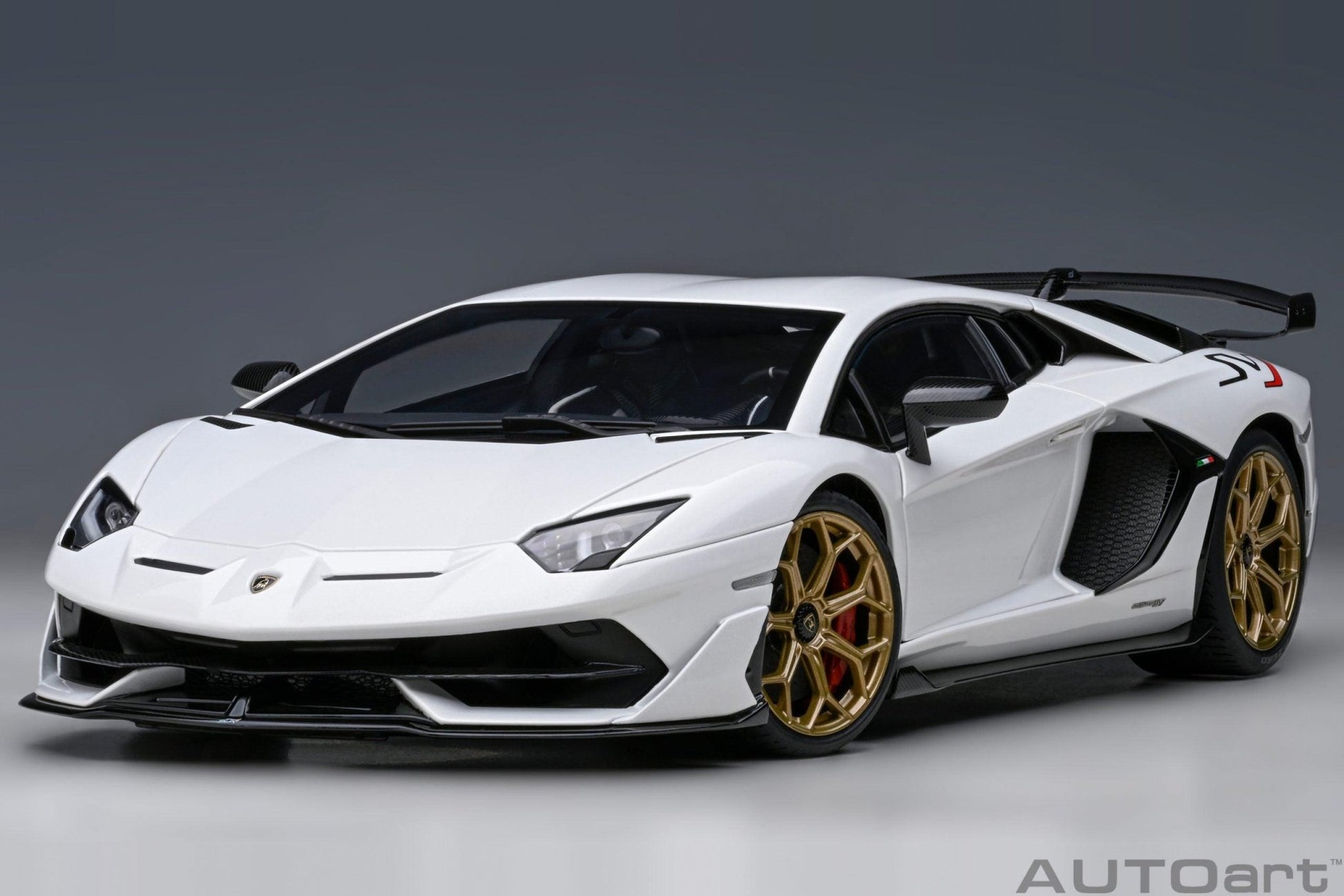 AutoArt Lamborghini Aventador SVJ - Bianco Asopo 1:18 Modell - Artexio