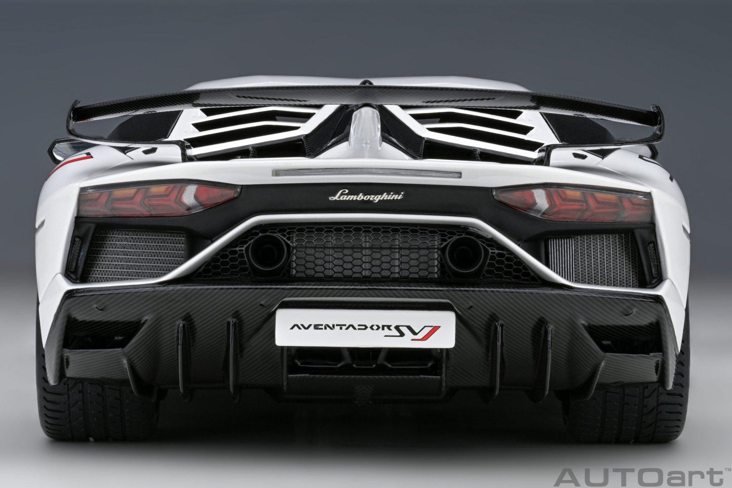 AutoArt Lamborghini Aventador SVJ - Bianco Asopo 1:18 Modell - Artexio