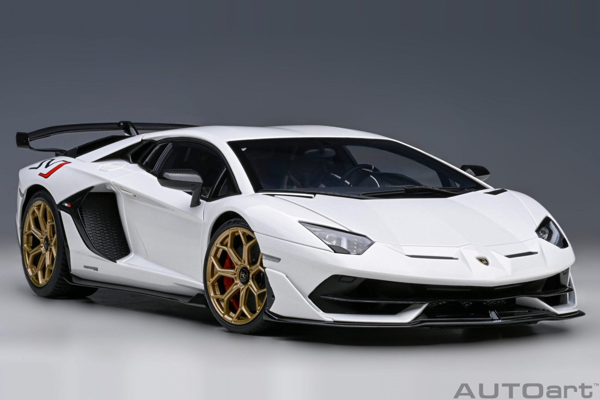 AutoArt Lamborghini Aventador SVJ - Bianco Asopo 1:18 Modell - Artexio