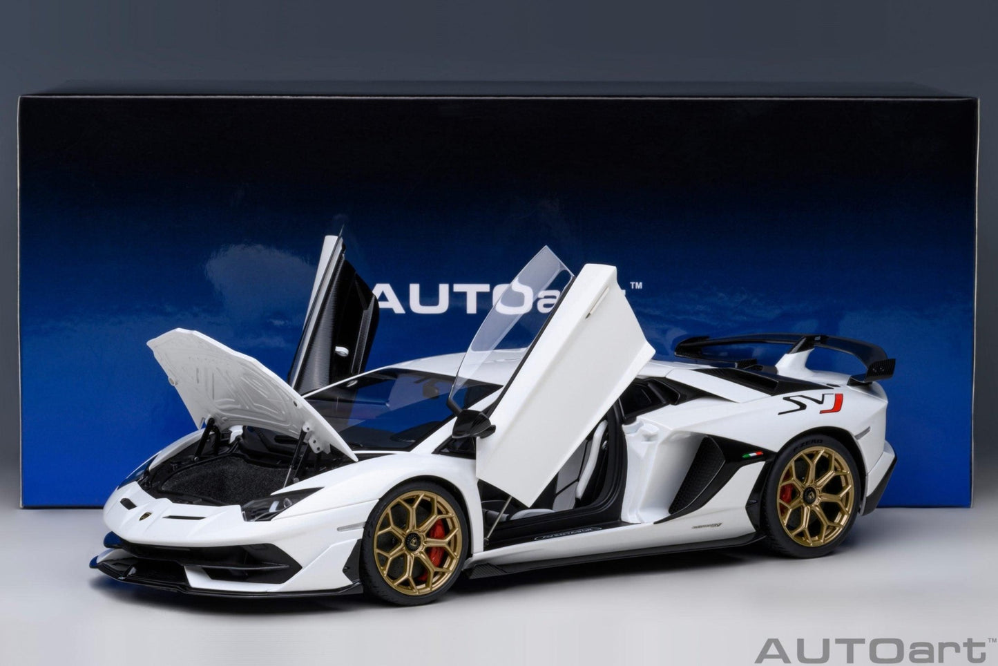 AutoArt Lamborghini Aventador SVJ - Bianco Asopo 1:18 Modell - Artexio