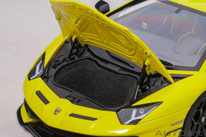 AutoArt Lamborghini Aventador SVJ - Giallo Tenerife 1:18 Modell - Artexio