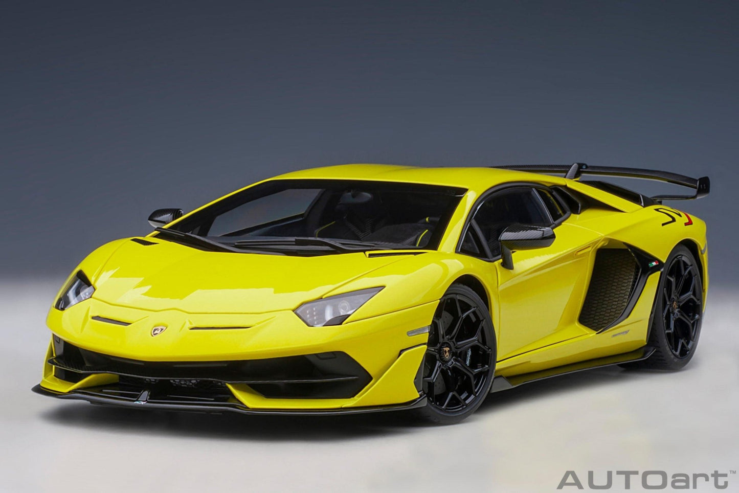 AutoArt Lamborghini Aventador SVJ - Giallo Tenerife 1:18 Modell - Artexio