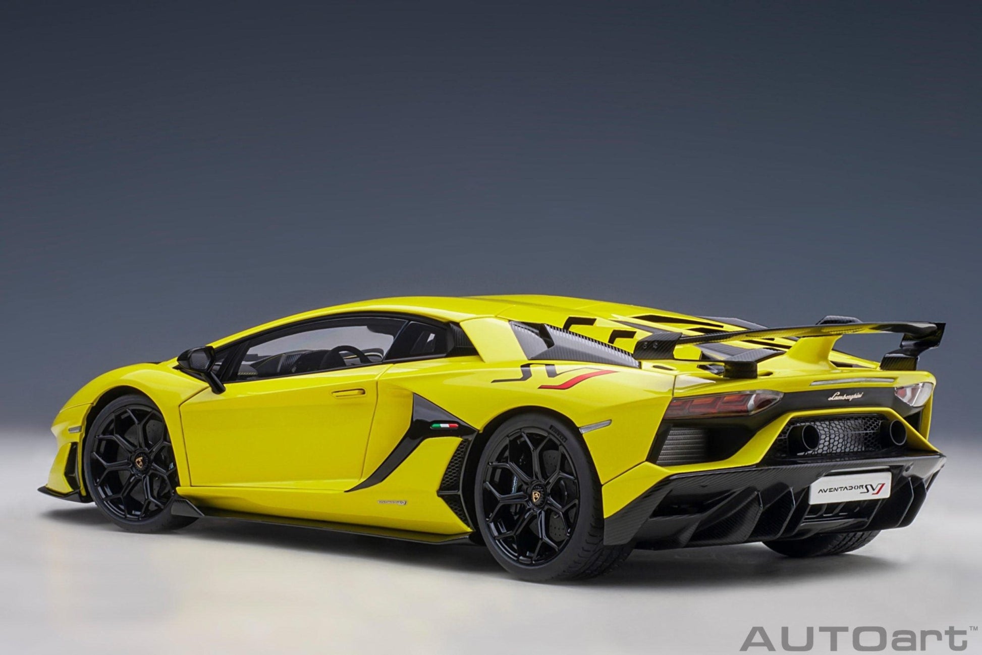 AutoArt Lamborghini Aventador SVJ - Giallo Tenerife 1:18 Modell - Artexio