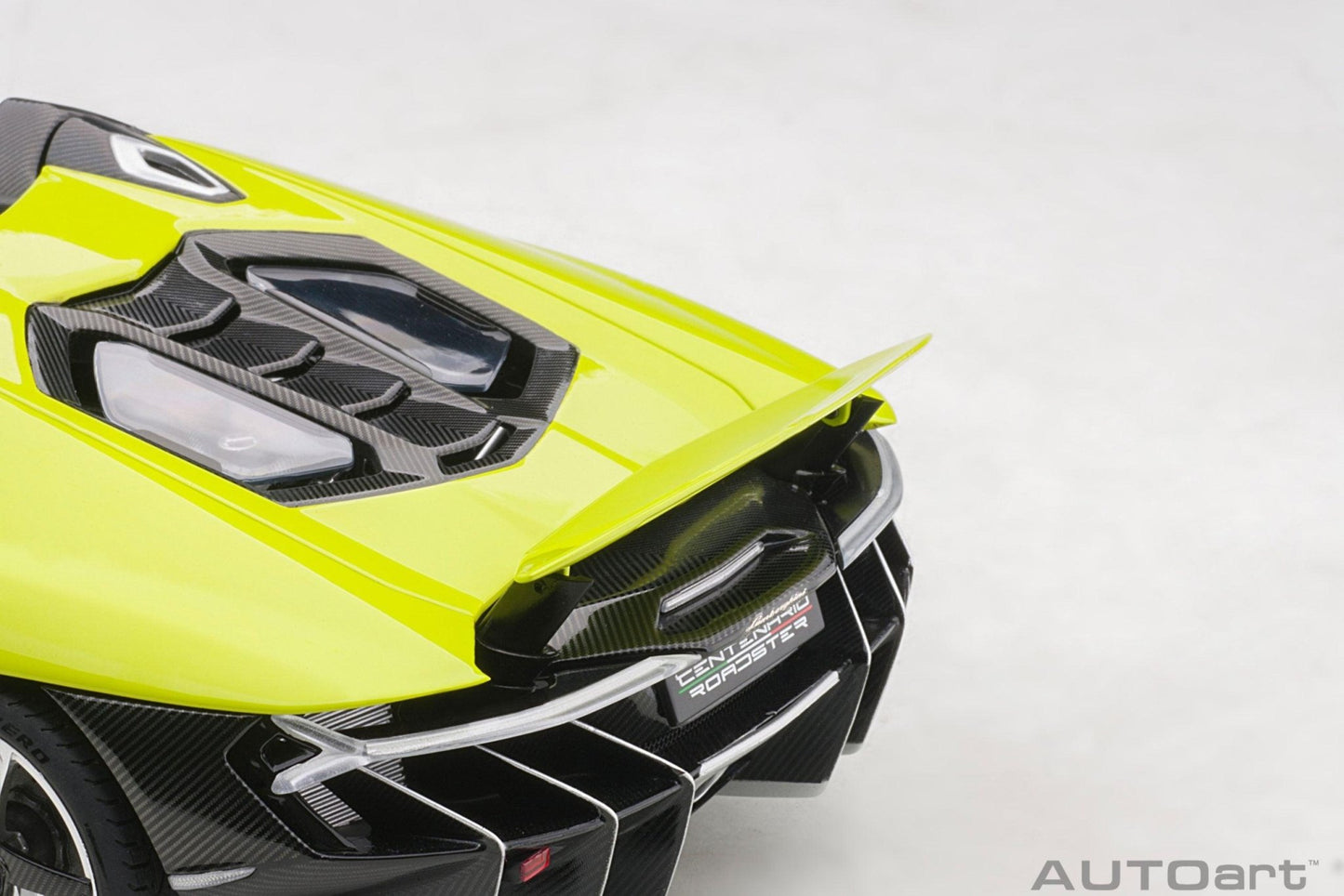 AutoArt Lamborghini Centenario Roadster - Verde Scandal/Solid Light Green 1:18 Modell - Artexio