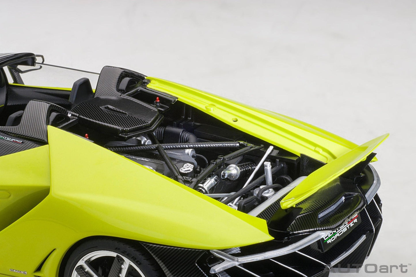 AutoArt Lamborghini Centenario Roadster - Verde Scandal/Solid Light Green 1:18 Modell - Artexio