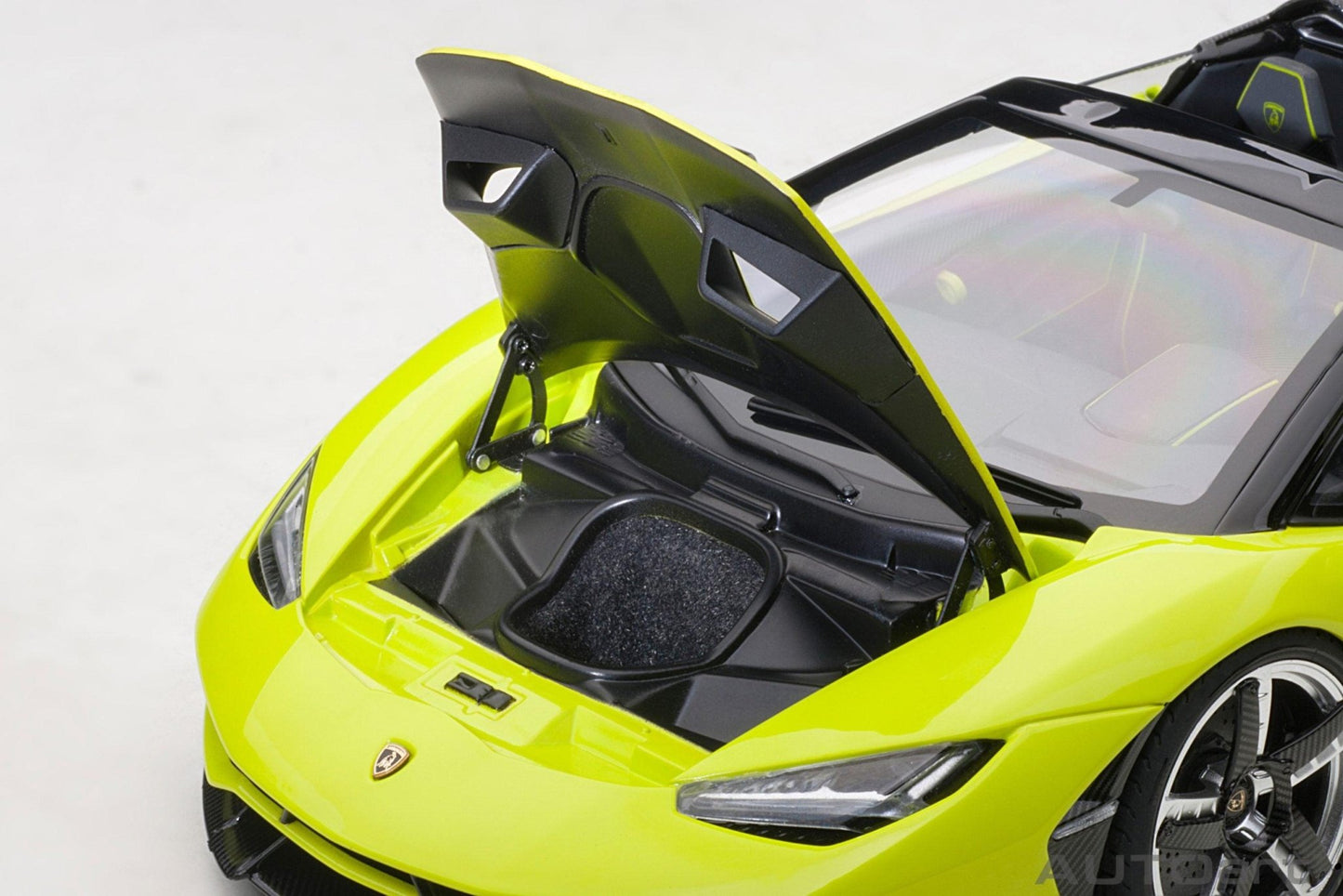 AutoArt Lamborghini Centenario Roadster - Verde Scandal/Solid Light Green 1:18 Modell - Artexio