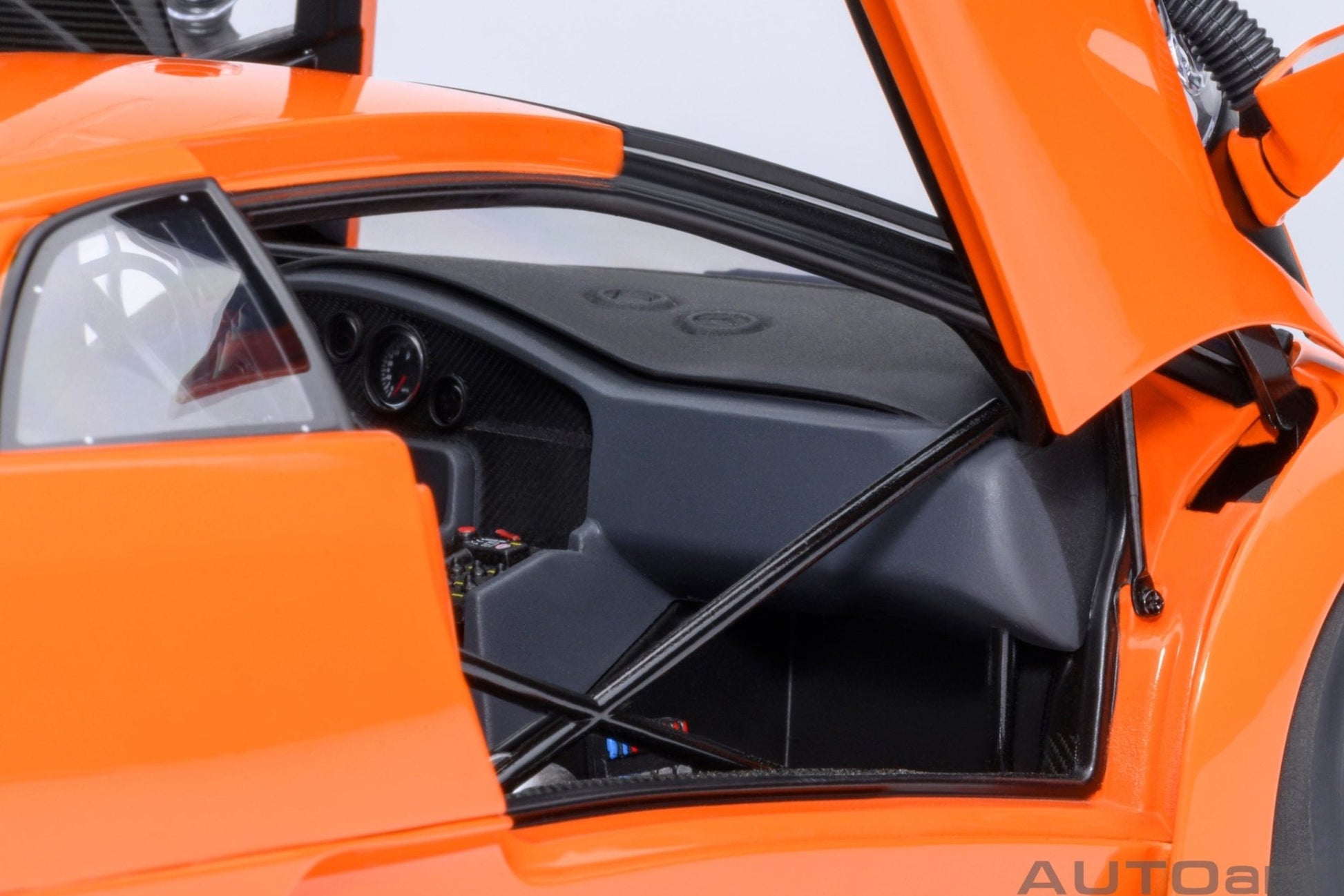 AutoArt Lamborghini Diablo GTR Arancio Ishtar 1:18 Modell