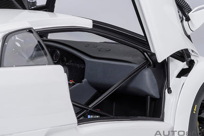 AutoArt Lamborghini Diablo GTR (Impact White) 1:18 Modell