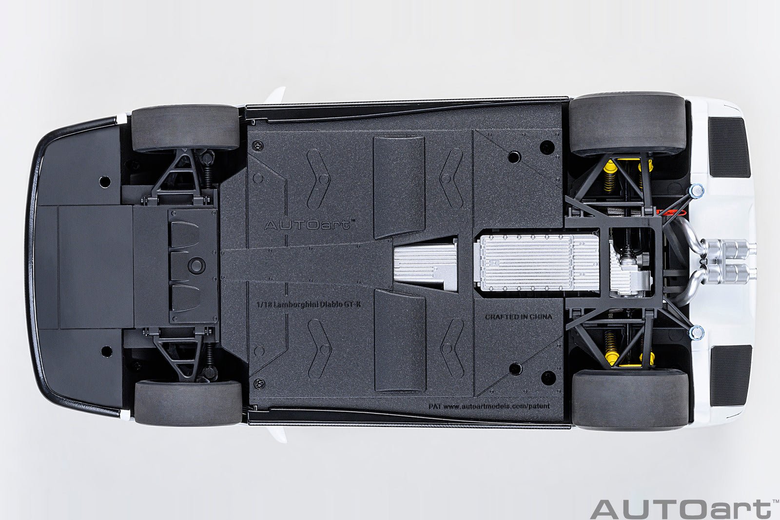 AutoArt Lamborghini Diablo GTR (Impact White) 1:18 Modell