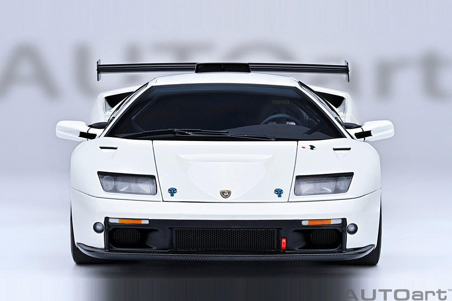 AutoArt Lamborghini Diablo GTR (Impact White) 1:18 Modell