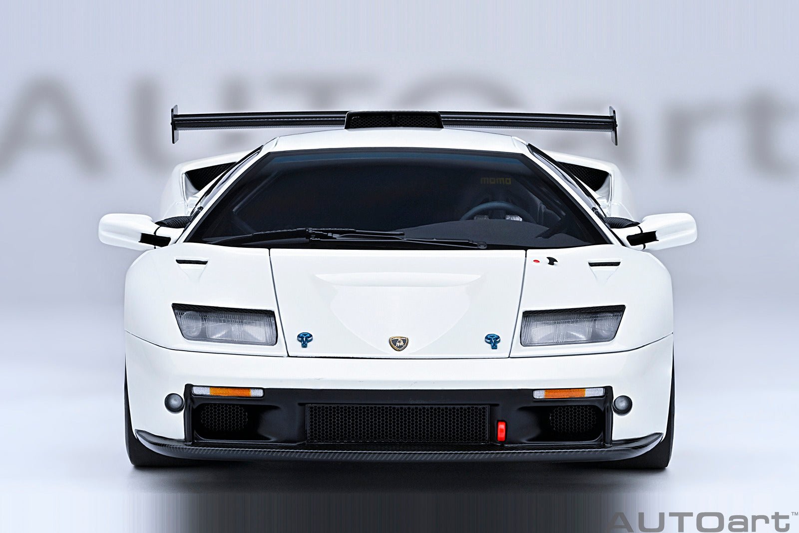 AutoArt Lamborghini Diablo GTR (Impact White) 1:18 Modell