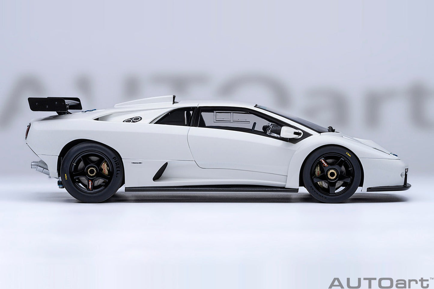 AutoArt Lamborghini Diablo GTR (Impact White) 1:18 Modell