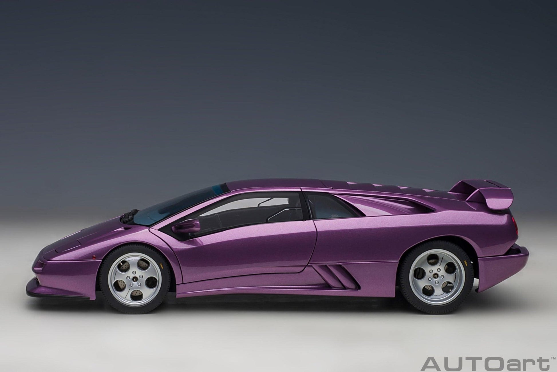 AutoArt Lamborghini Diablo SE 30th Anniversary Edition - Viola SE30 1:18 Modell - Artexio