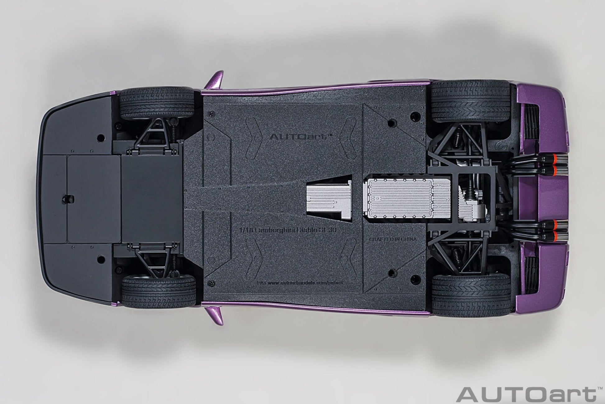 AutoArt Lamborghini Diablo SE 30th Anniversary Edition - Viola SE30 1:18 Modell - Artexio