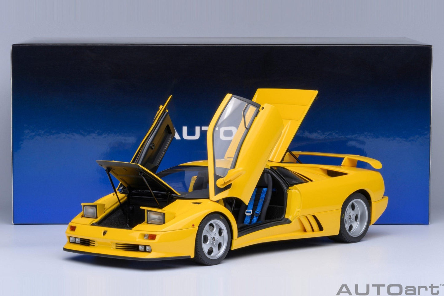 AutoArt Lamborghini Diablo SE JOTA - Superfly Yellow 1:18 Modell - Artexio