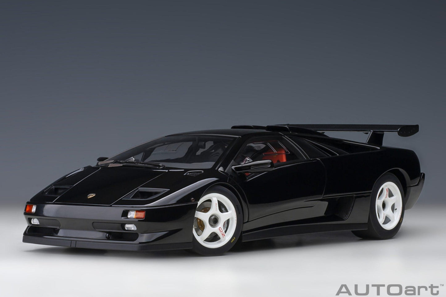 AutoArt Lamborghini Diablo SV - R - Deep Black 1:18 Modell