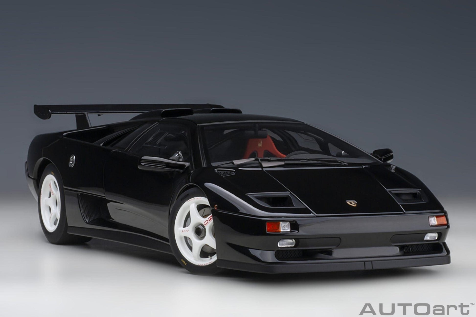 AutoArt Lamborghini Diablo SV - R - Deep Black 1:18 Modell