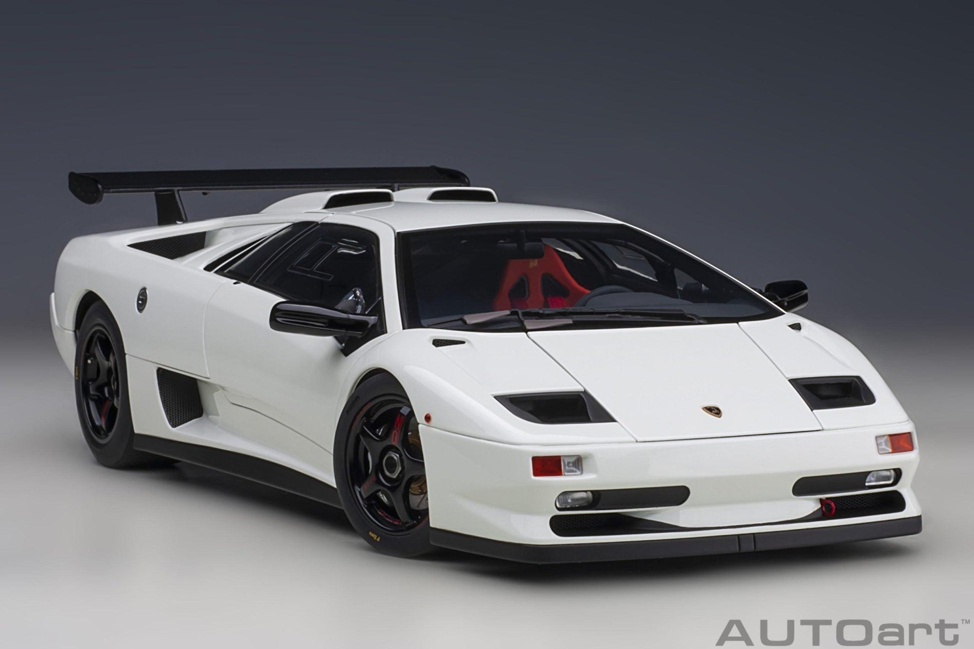 AutoArt Lamborghini Diablo SV - R - Impact White 1:18 Modell - Artexio