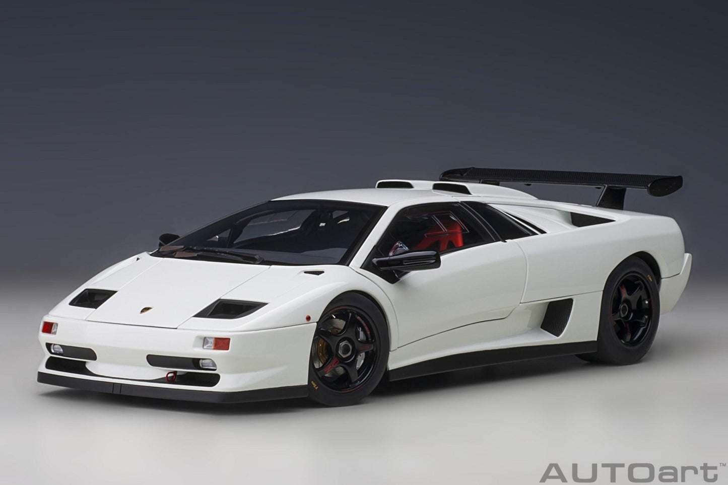 AutoArt Lamborghini Diablo SV - R - Impact White 1:18 Modell - Artexio