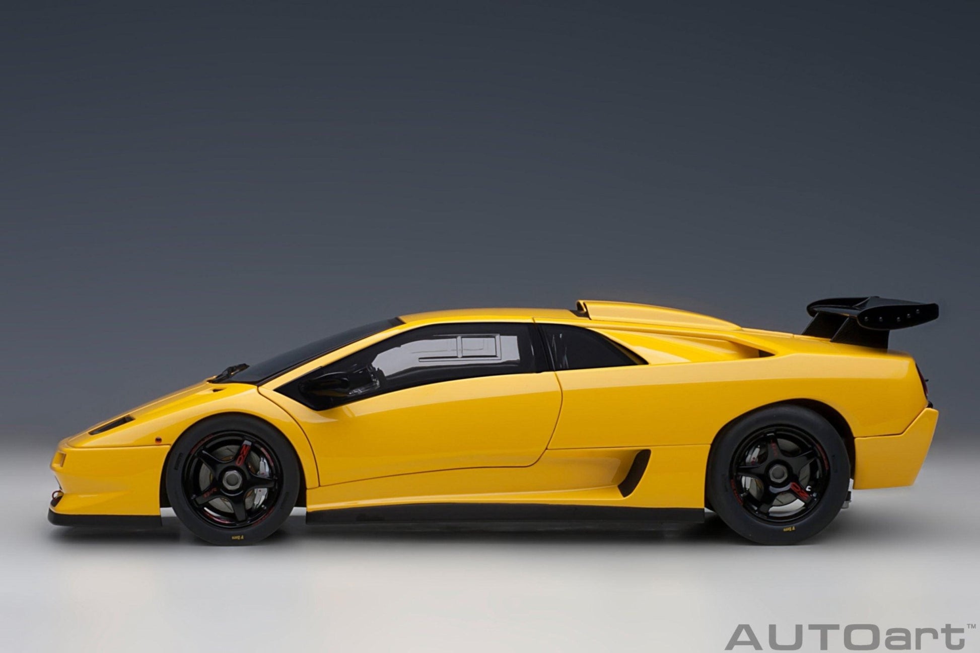 AutoArt Lamborghini Diablo SV-R - Superfly Yellow 1:18 Modell_Artexio