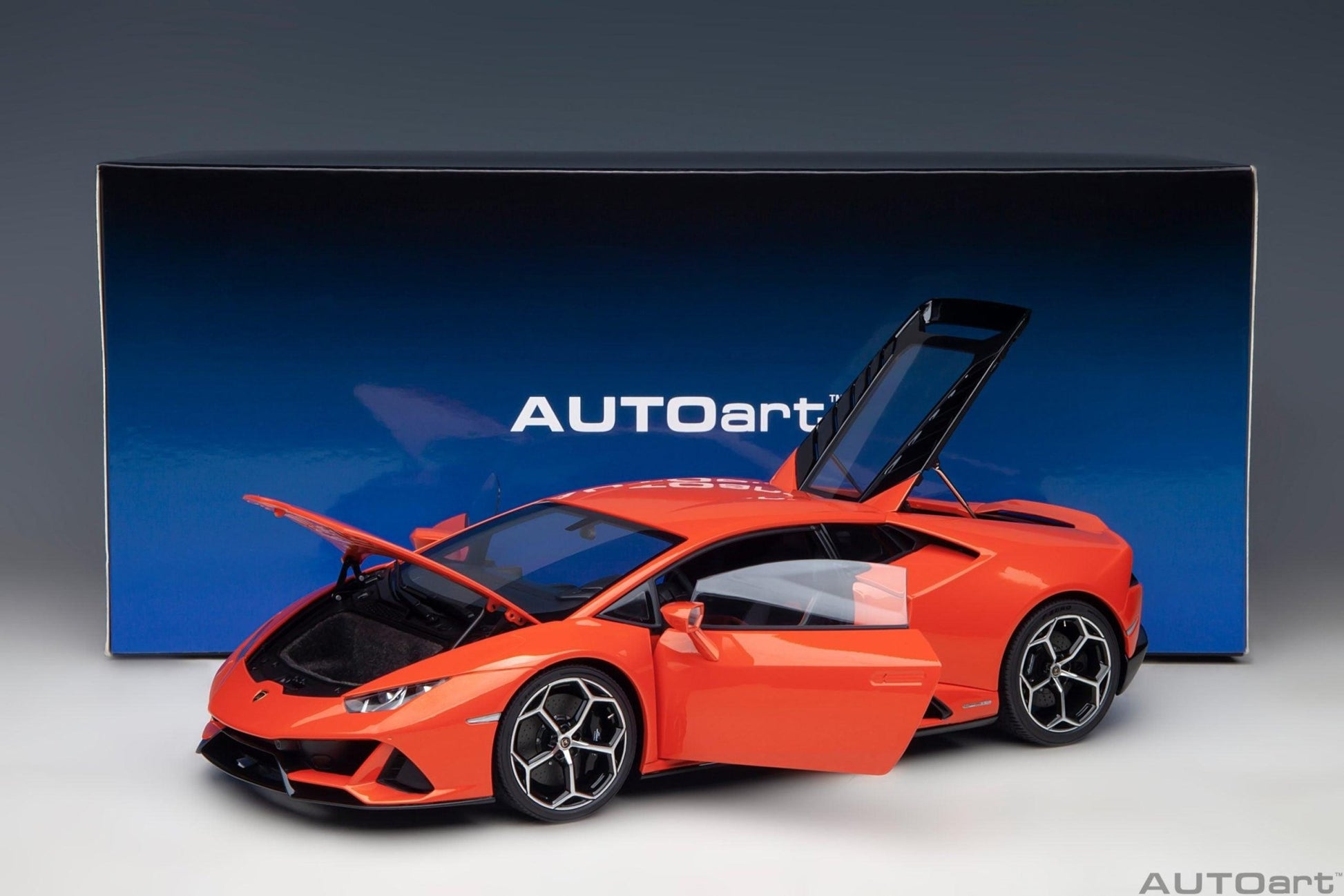 AutoArt Lamborghini Huracan Evo - Arancio Xanto 1:18 Modell - Artexio