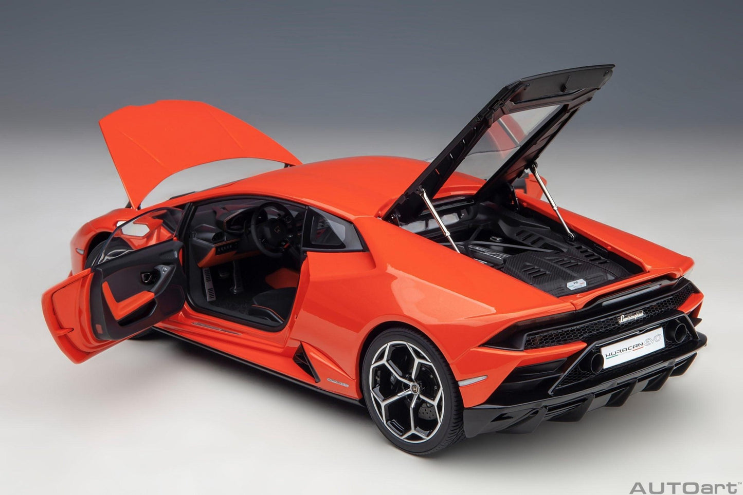 AutoArt Lamborghini Huracan Evo - Arancio Xanto 1:18 Modell - Artexio