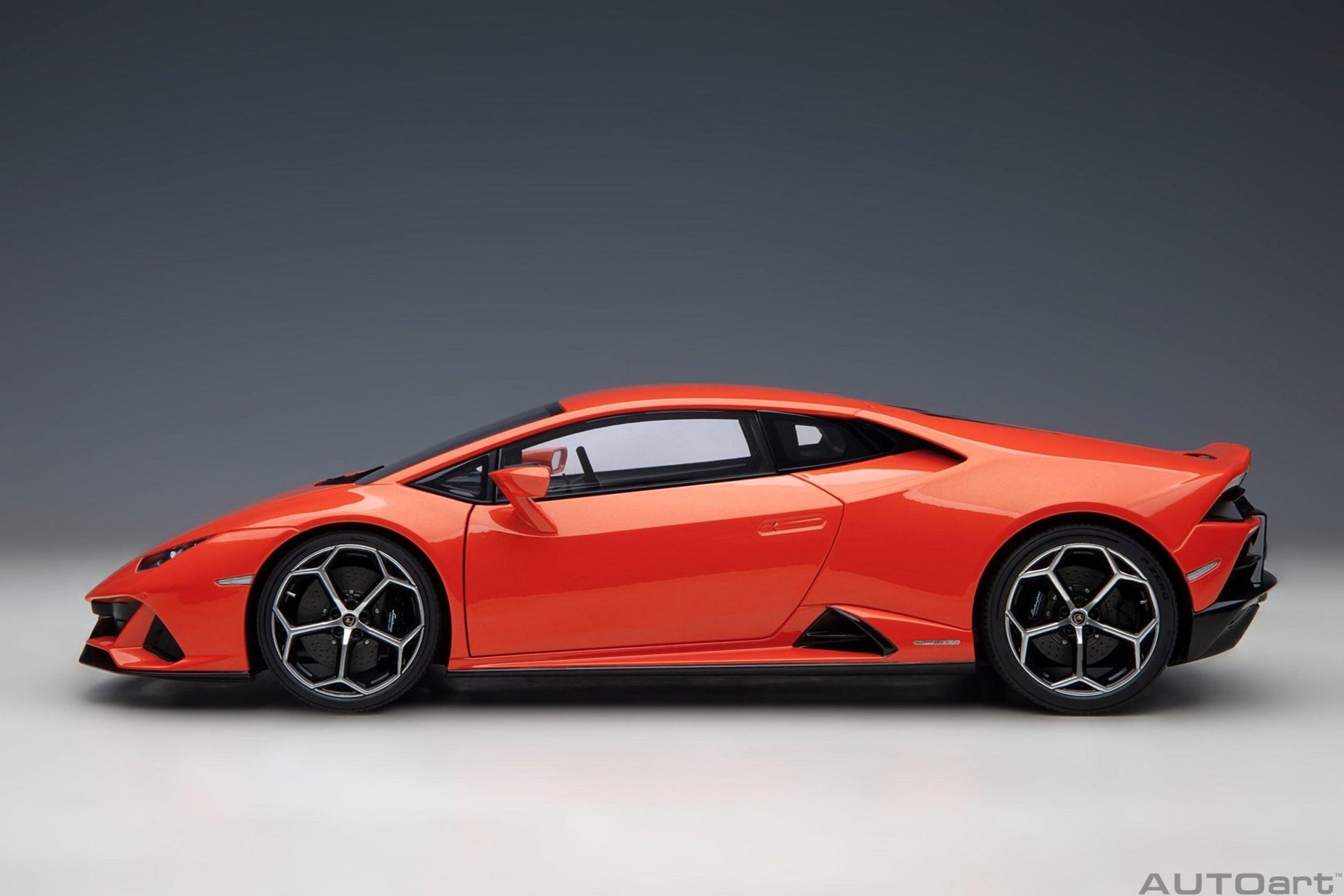 AutoArt Lamborghini Huracan Evo - Arancio Xanto 1:18 Modell - Artexio