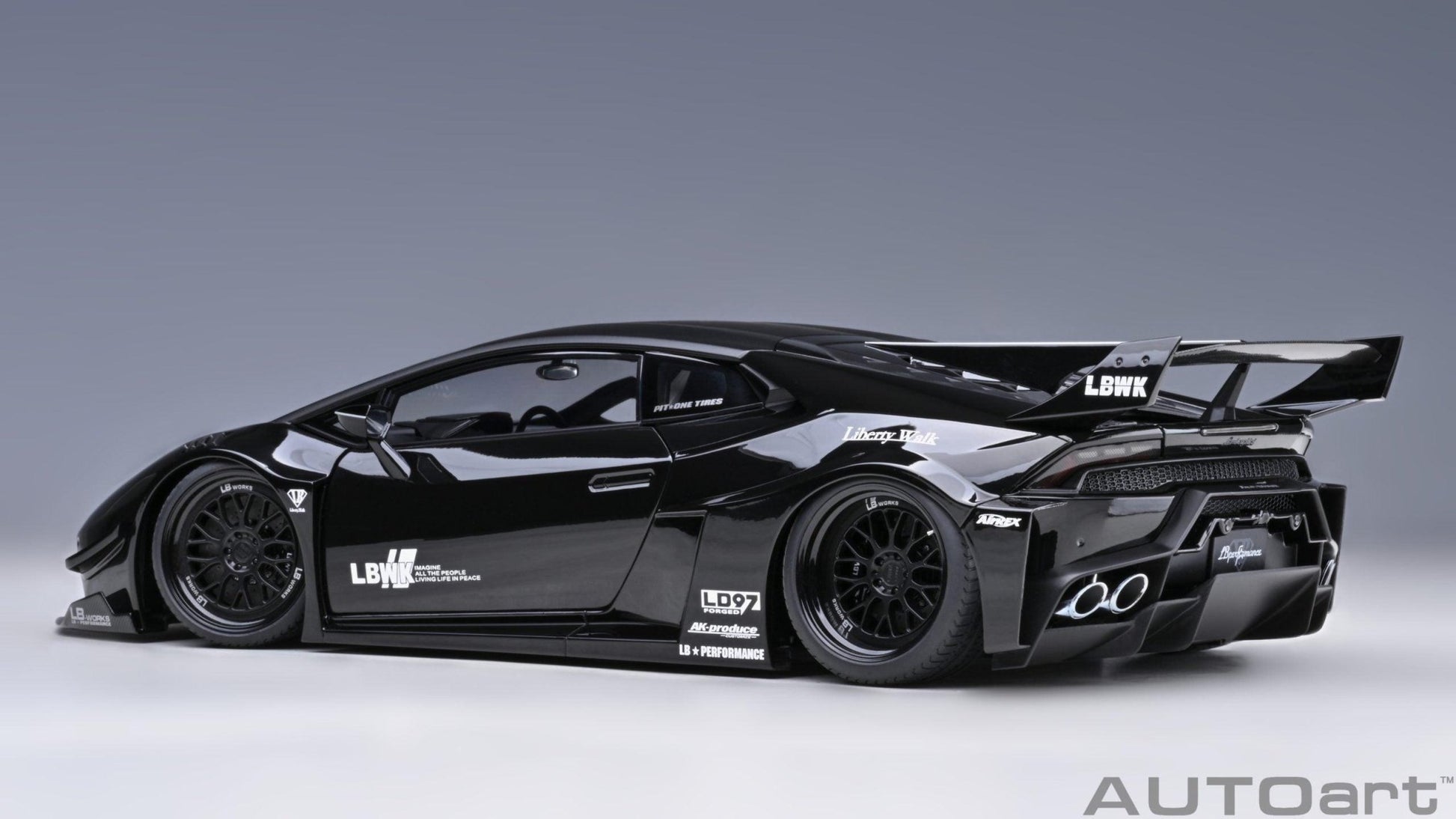 AutoArt Lamborghini Huracan GT Liberty Walk LB Silhouette - Black 1:18 Modell - Artexio