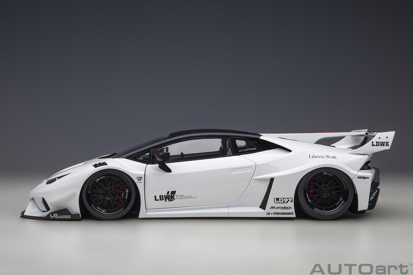 AutoArt Lamborghini Huracan GT Liberty Walk LB Silhouette - White 1:18 Modell - Artexio