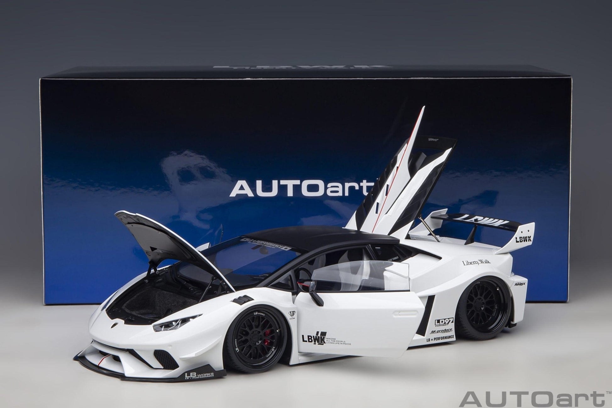 AutoArt Lamborghini Huracan GT Liberty Walk LB Silhouette - White 1:18 Modell - Artexio