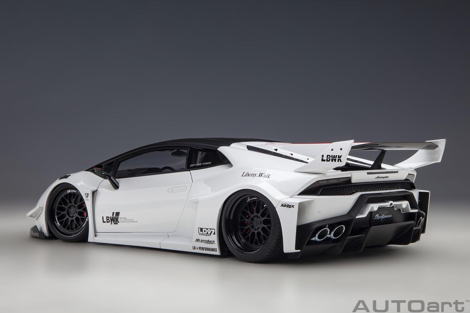 AutoArt Lamborghini Huracan GT Liberty Walk LB Silhouette - White 1:18 Modell - Artexio