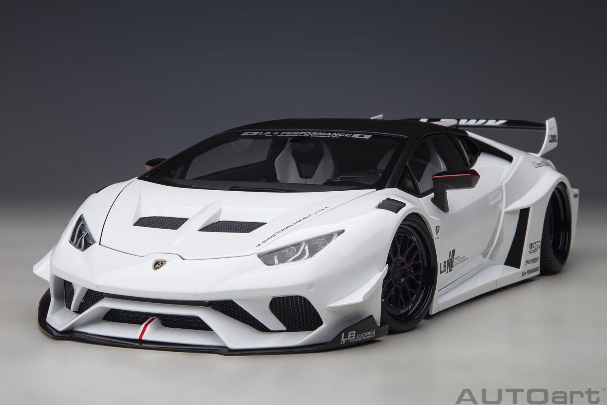 AutoArt Lamborghini Huracan GT Liberty Walk LB Silhouette - White 1:18 Modell - Artexio