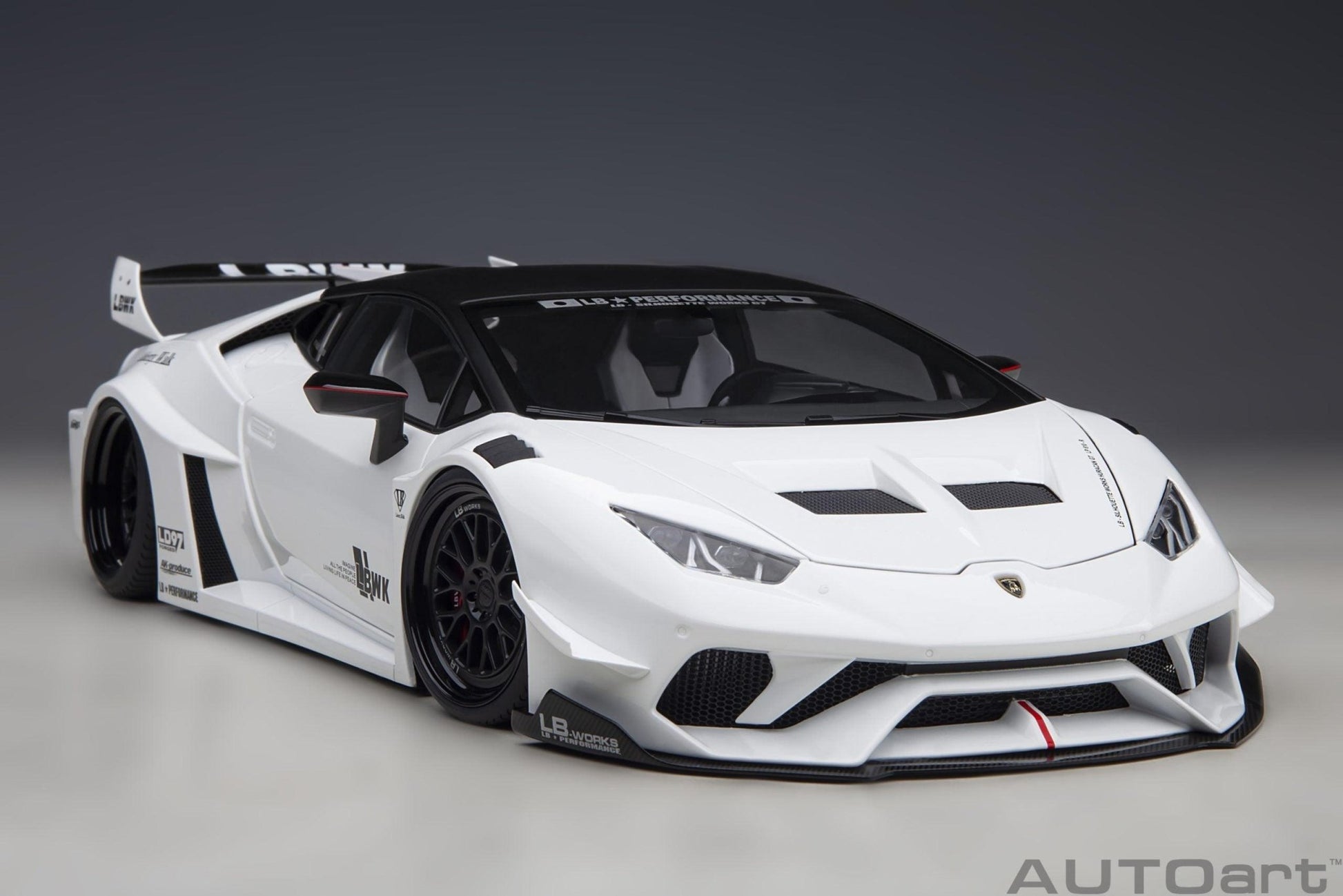 AutoArt Lamborghini Huracan GT Liberty Walk LB Silhouette - White 1:18 Modell - Artexio