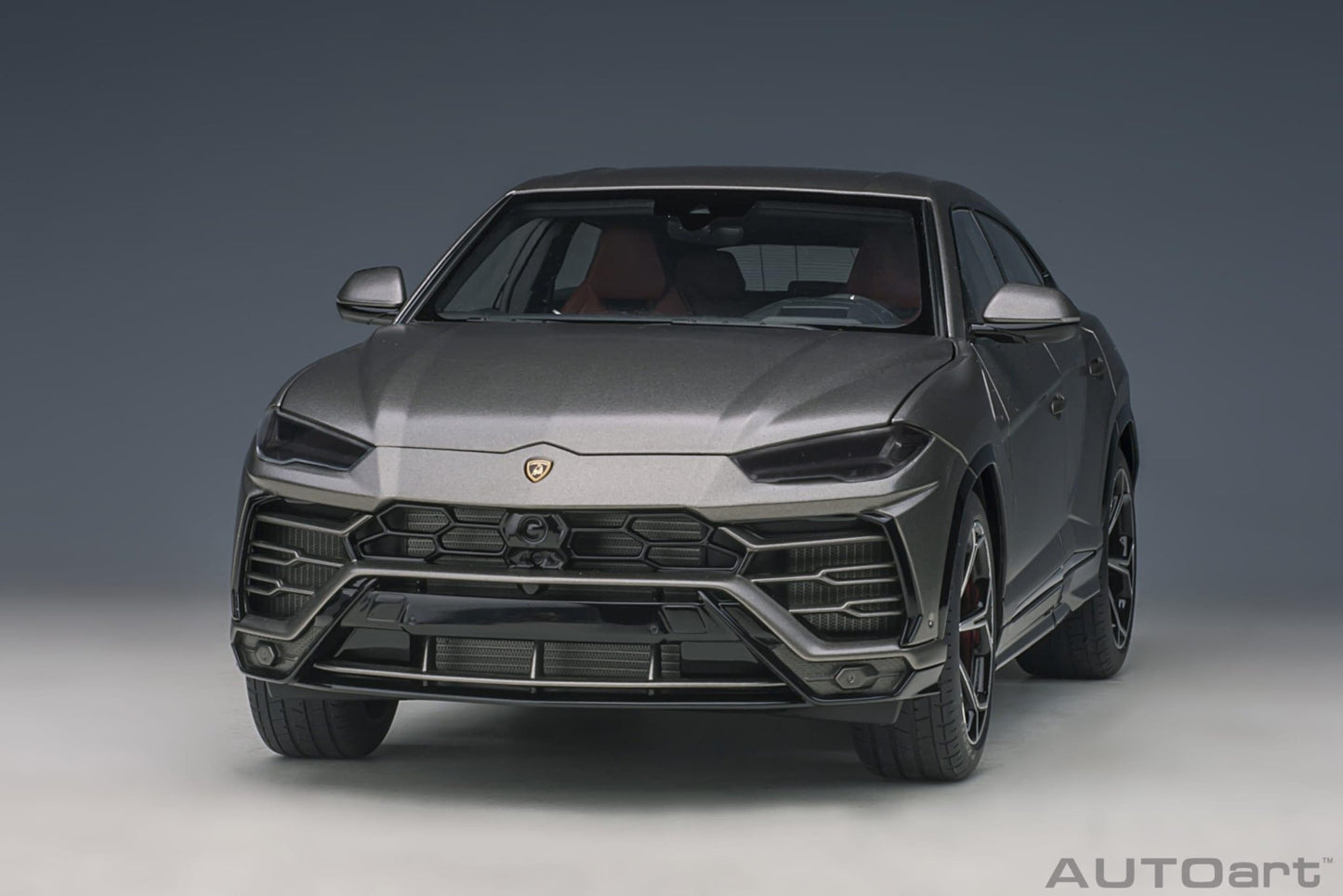 AutoArt Lamborghini Urus - Grigio Titans 1:18 Modell - Artexio