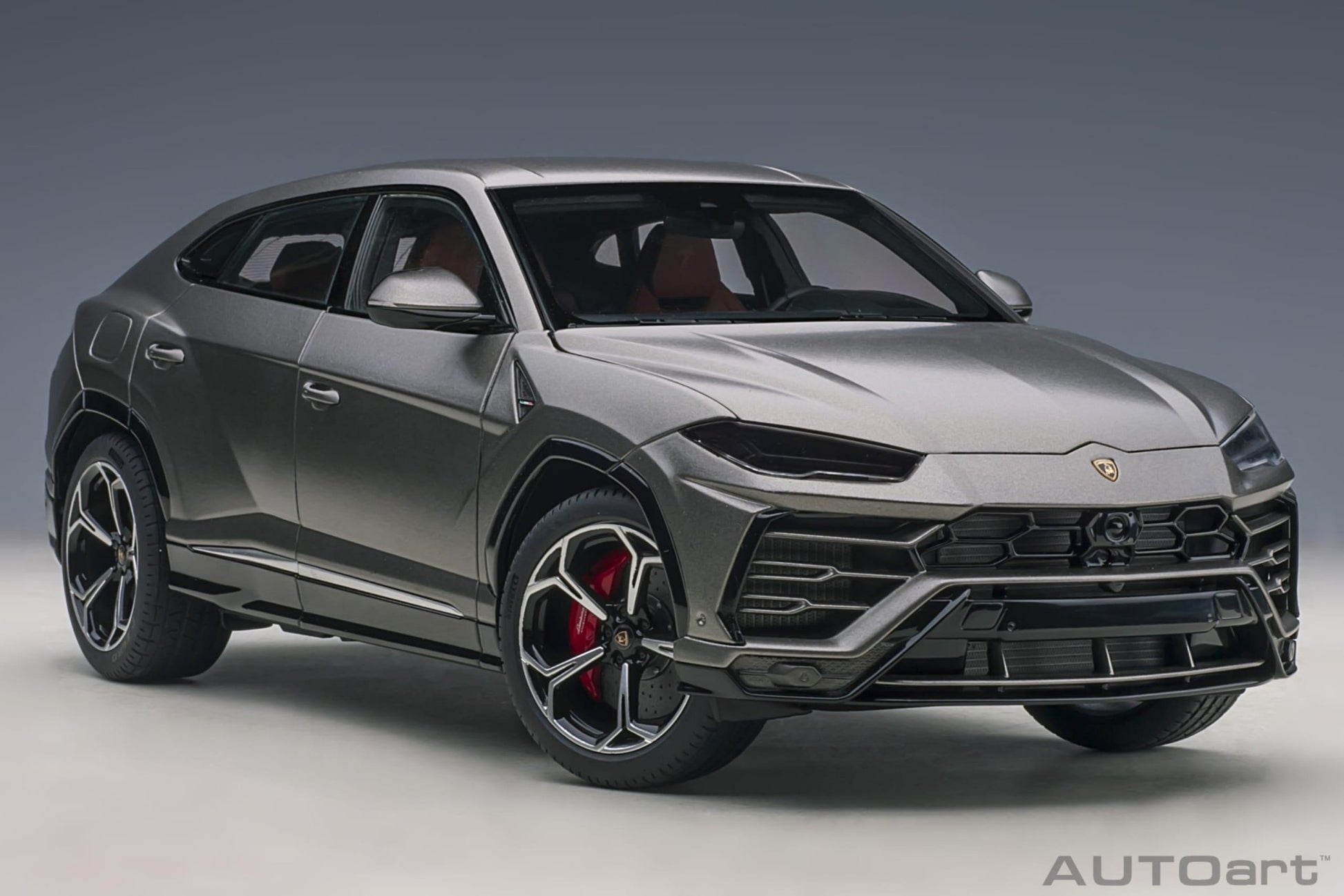 AutoArt Lamborghini Urus - Grigio Titans 1:18 Modell - Artexio