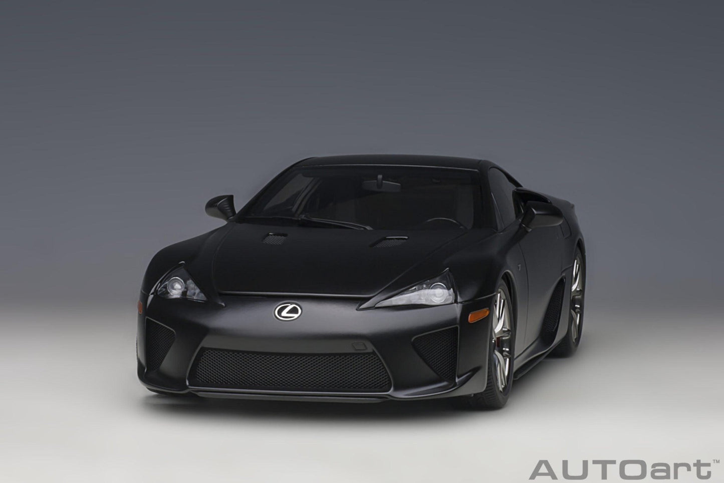 AutoArt Lexus LFA - Matt Black 1:18 Modell - Artexio