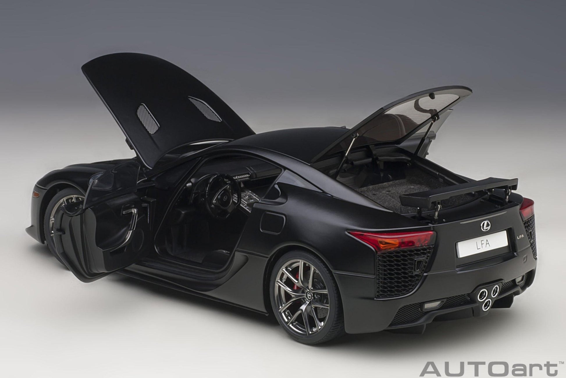 AutoArt Lexus LFA - Matt Black 1:18 Modell - Artexio