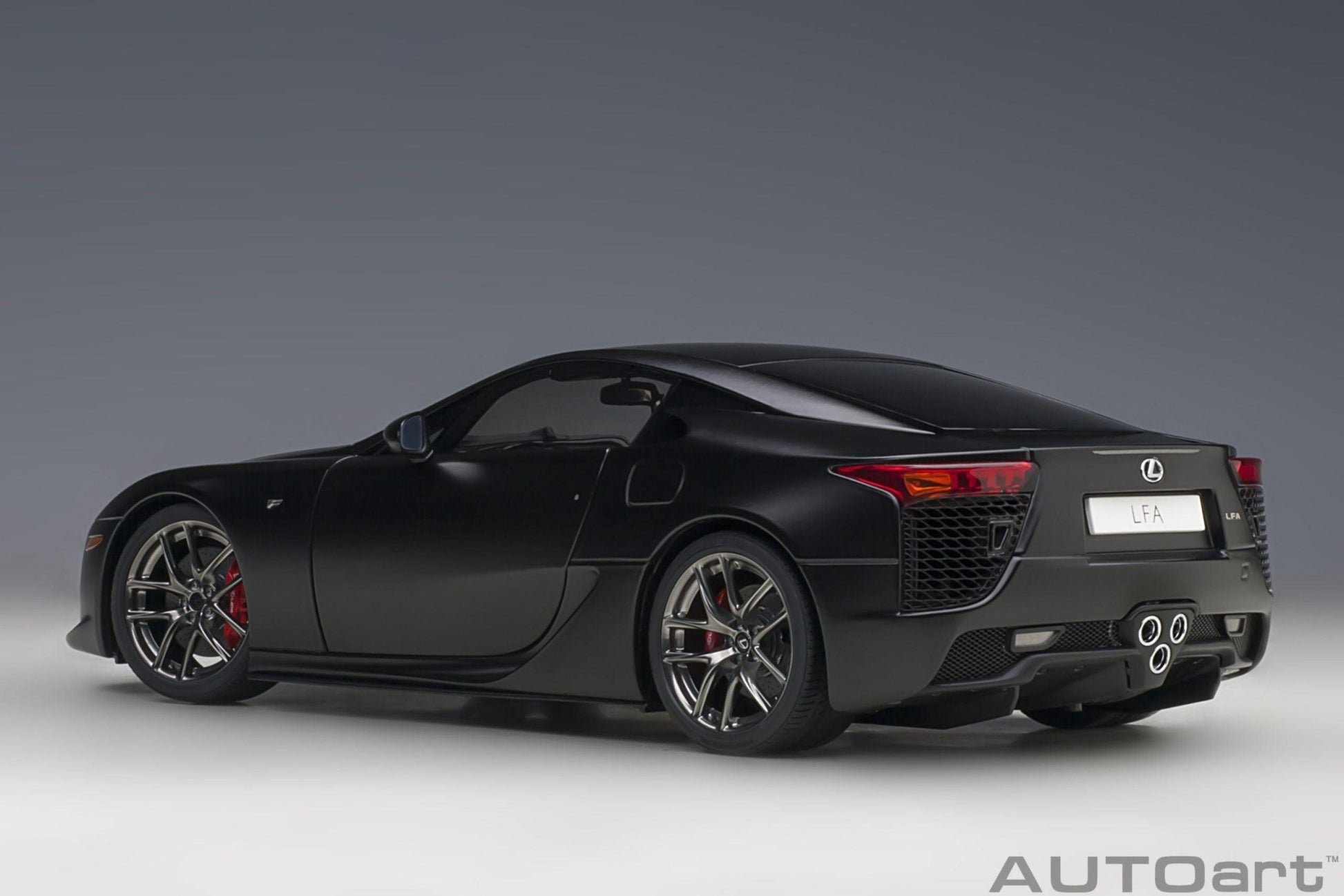 AutoArt Lexus LFA - Matt Black 1:18 Modell - Artexio