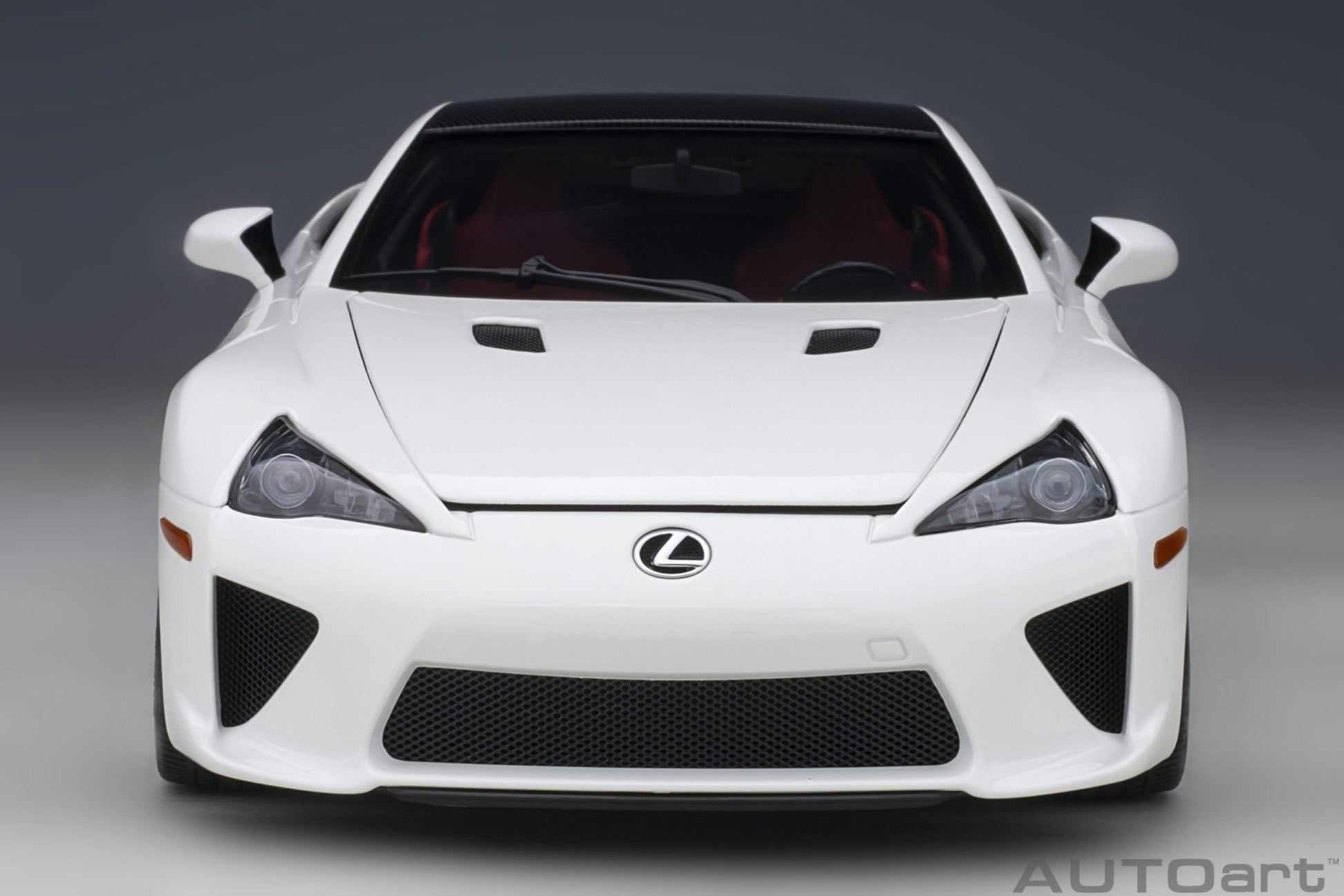 AutoArt Lexus LFA - Whitest White/Carbon 1:18 Modell - Artexio